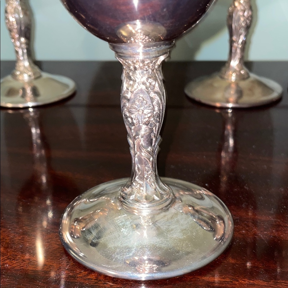 Vintage Wm Rogers Silver Plate Floral Stem Goblets - Pair of 8 - Picture 3 of 7